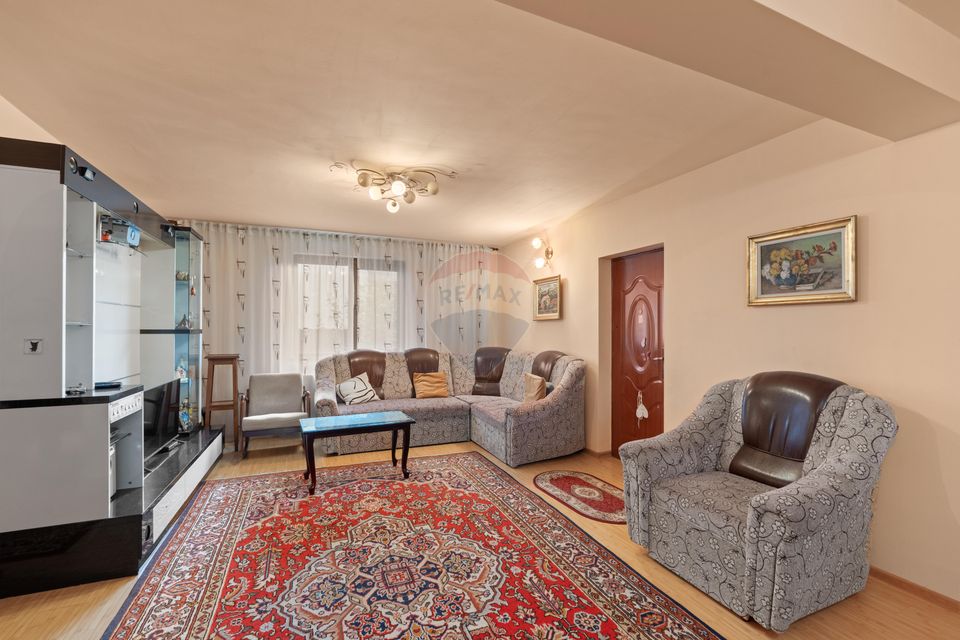 Casă / Vilă cu 6 camere de vânzare - Oraselul Copiilor