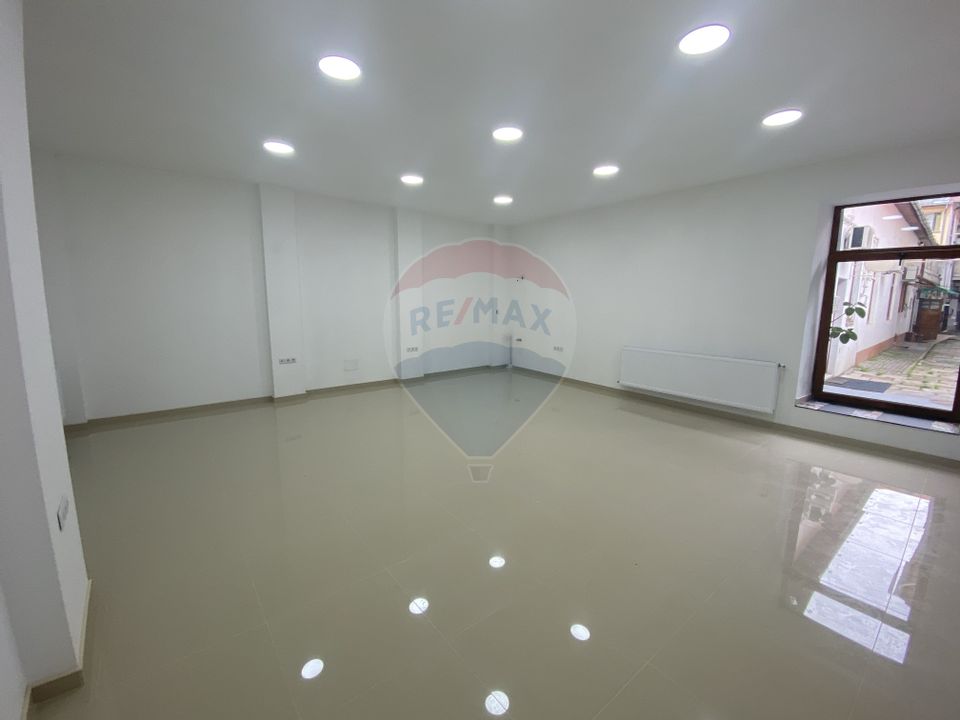 90sq.m Commercial Space for sale, Ultracentral area
