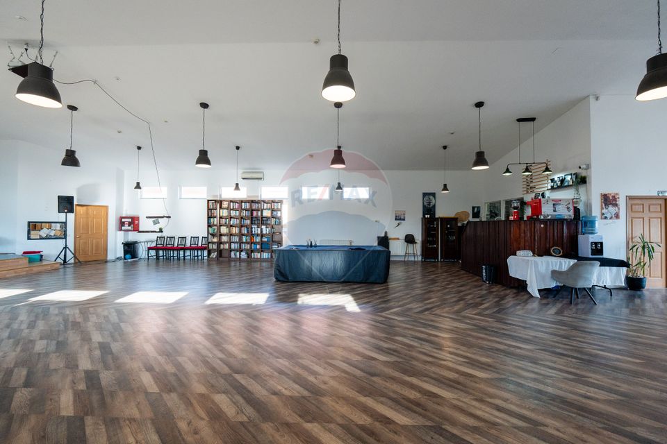 350sq.m Commercial Space for rent, Gavana area