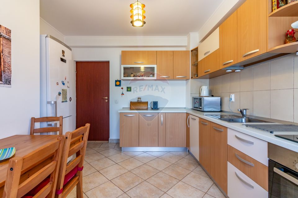 Apartament spatios - zona centrala Otopeni