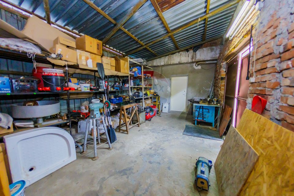 190sq.m Commercial Space, Central area