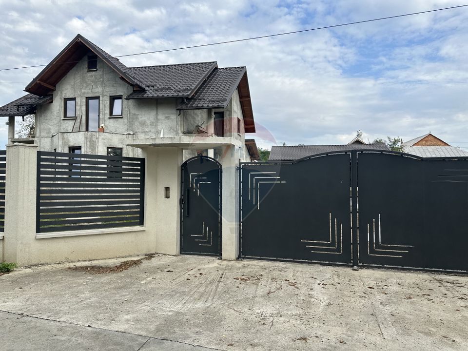5 room House / Villa for sale