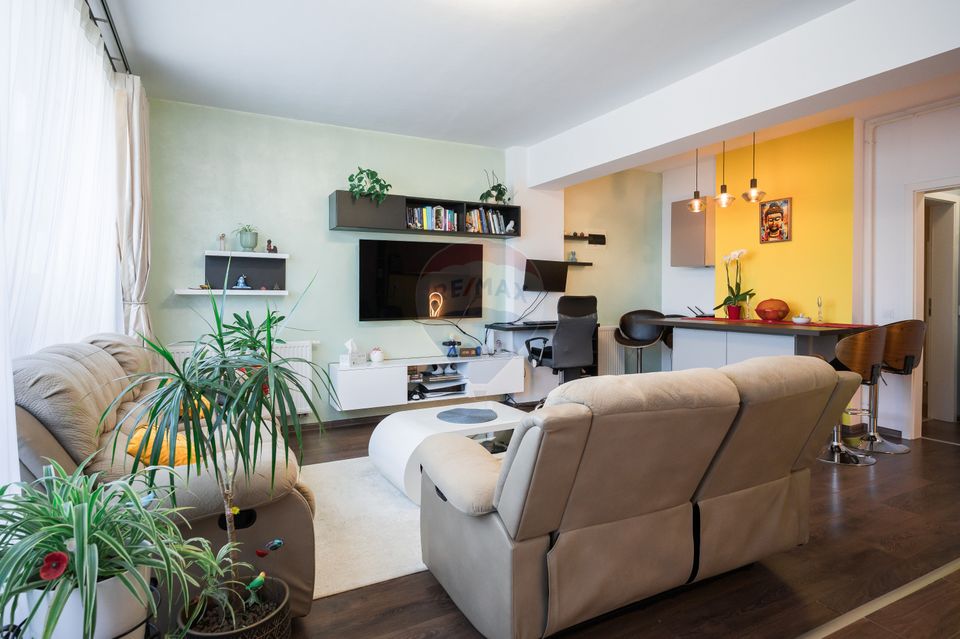 Apartament 3 camere tip duplex cu parcare si boxa la Maurer Residence