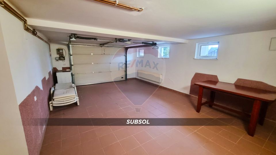 10 room House / Villa for sale, Independentei area