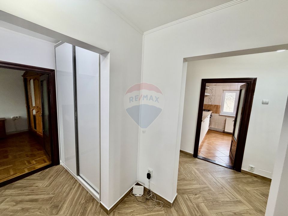 Apartament 3 camere etaj 1