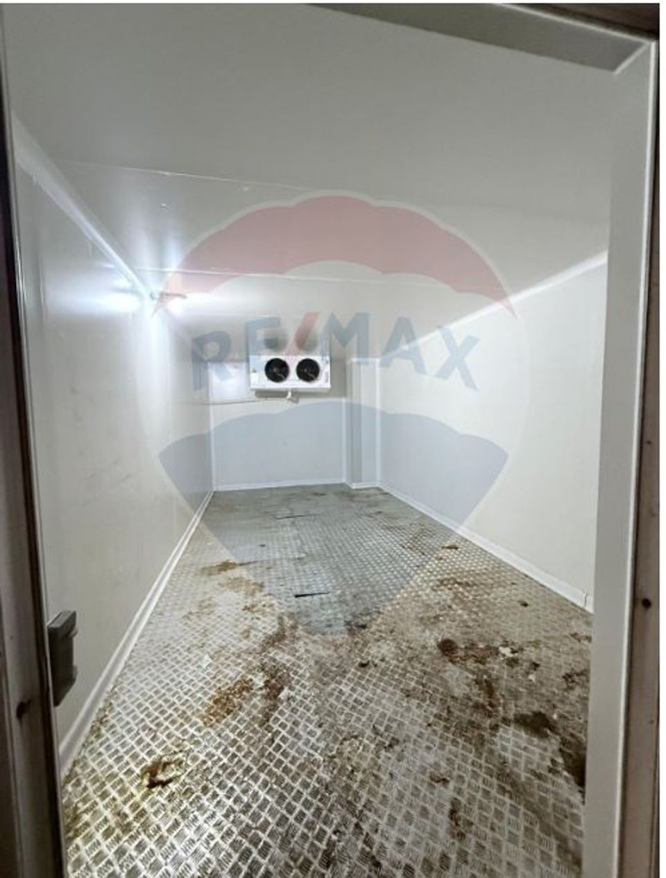 Spațiu industrial-220 mp cu rampă și parcare-zona Orașul de Jos Sibiu