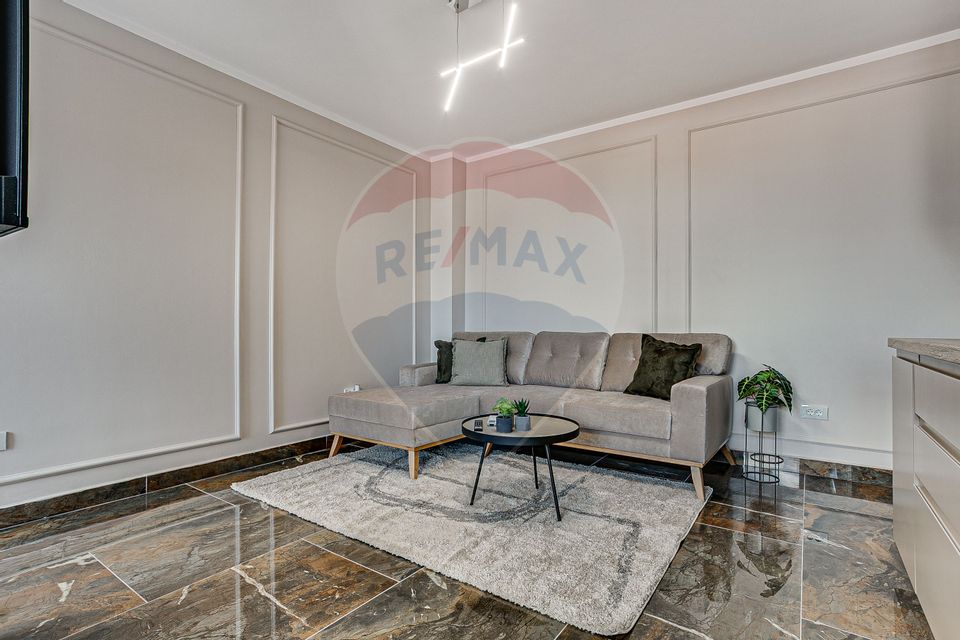 Apartament modern cu 3 camere de închiriat în zonă centrală