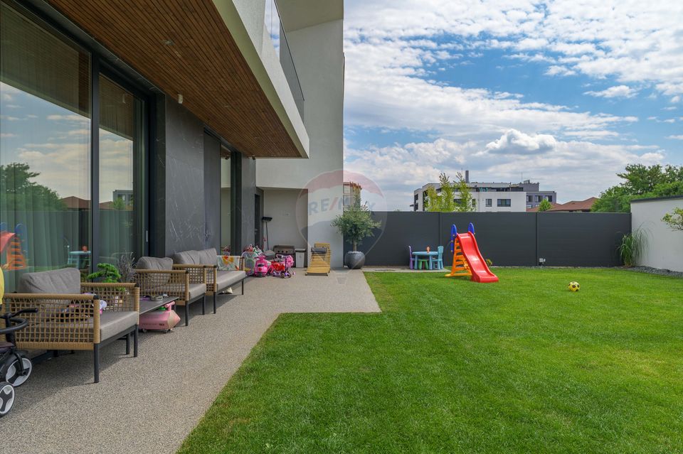 Arhitectură, tehnologie și lifestyle premium într-o vilă spectaculoasă