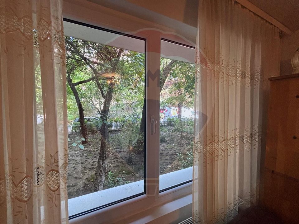 4 room Apartment for sale, Teiul Doamnei area