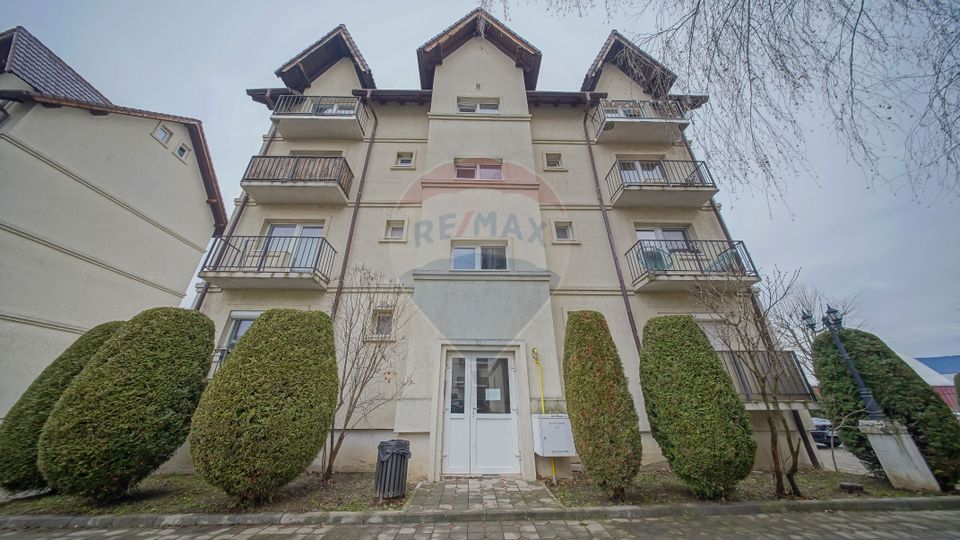 Apartament cu 3 camere de vânzare în zona Florilor