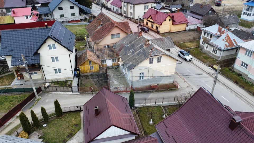 Casă de vânzare în GURA HUMORULUI zona Ariniș 250 mp teren