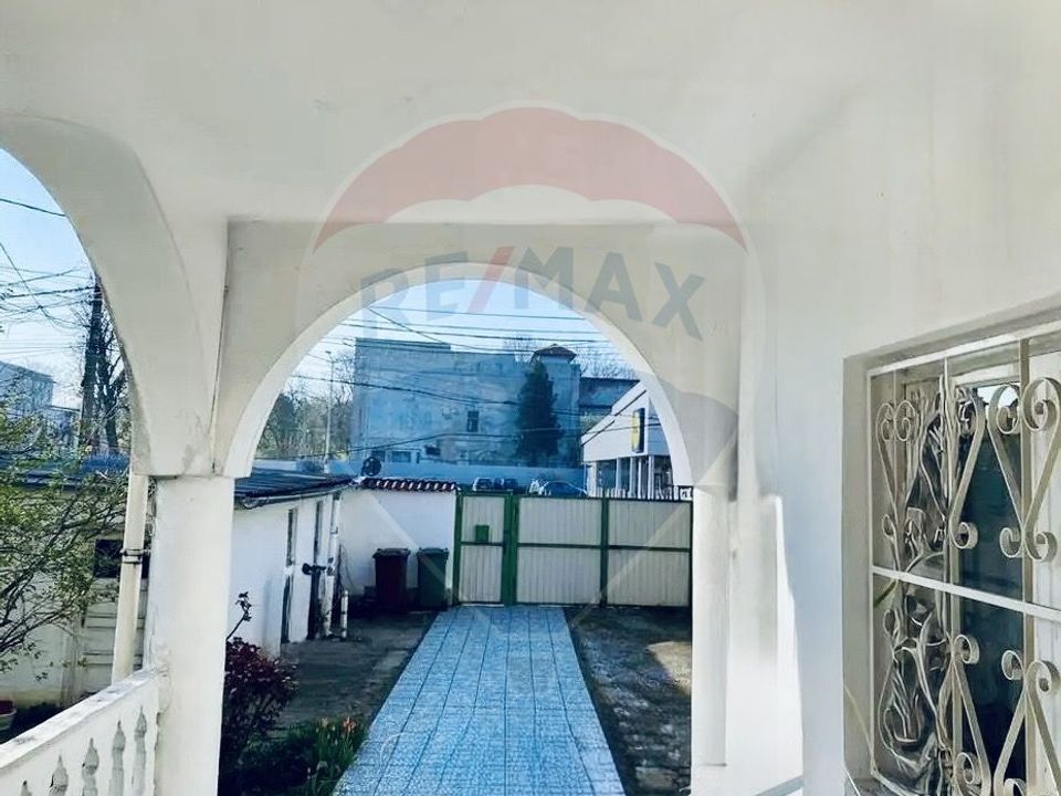 House of 316sqm and land of 780sqm Bucurestii Noi / metro Laminorului