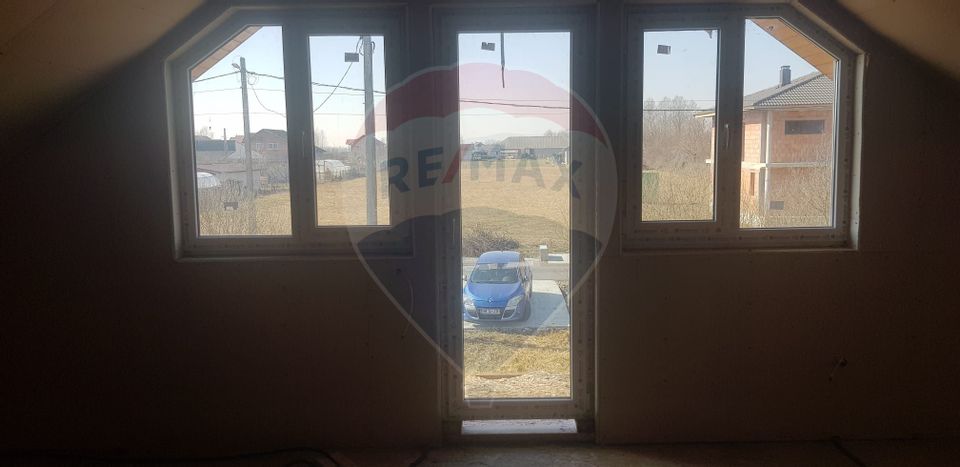 4 room House / Villa for sale