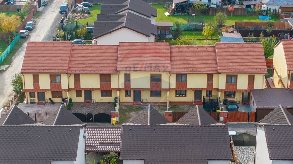 Comision 0 | Casă înșiruită de vânzare în Sânpetru