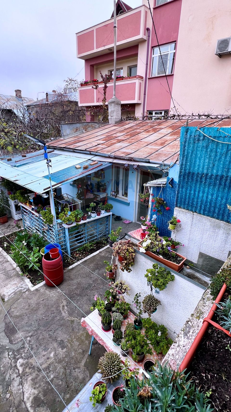 Casă / Vilă cu 3 camere de vânzare pe strada Domnească, Galați