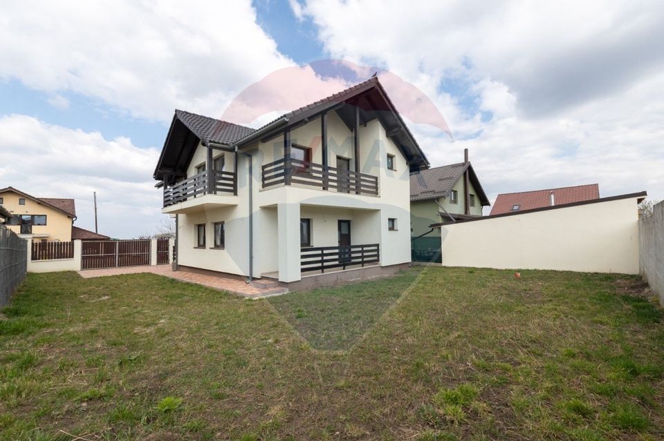 4 room House / Villa for sale