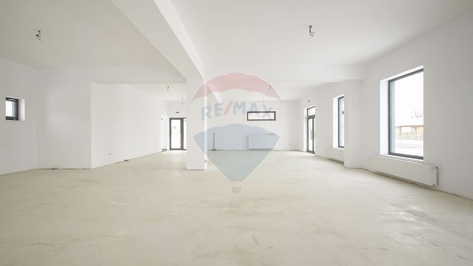 320sq.m Commercial Space for sale