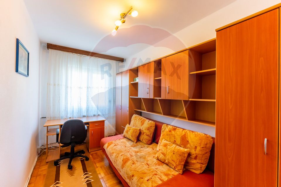 Apartament cu 3 camere la Lebada