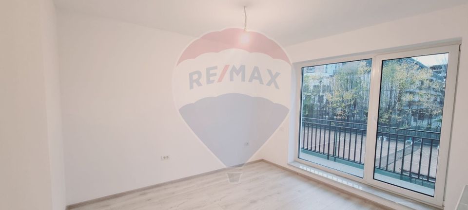 Apartament 2 camere de vânzare - 52 mp utili, Cartierul Tractoru, Braș