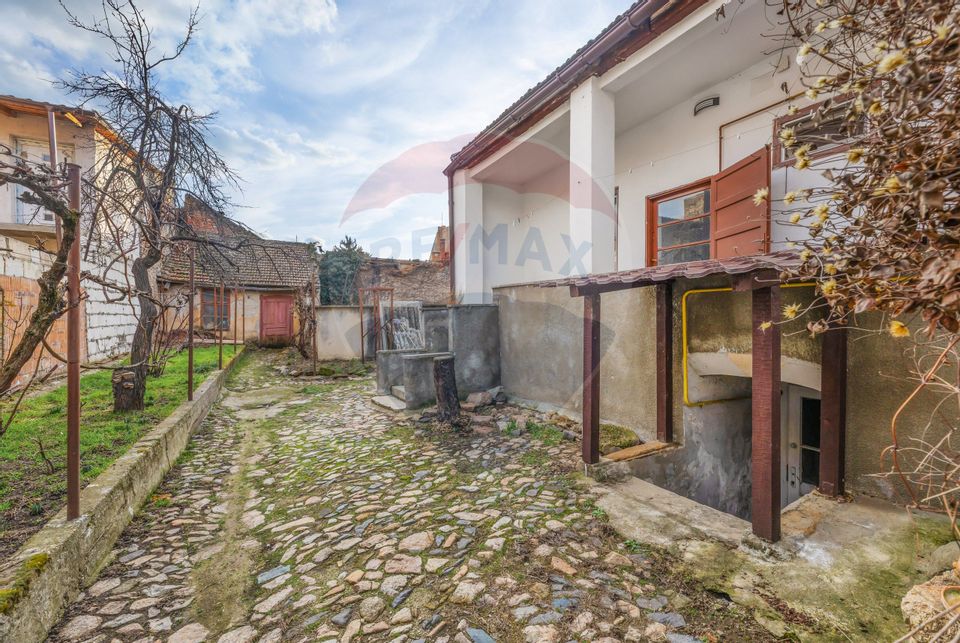 3 room House / Villa for sale, Boul Rosu area