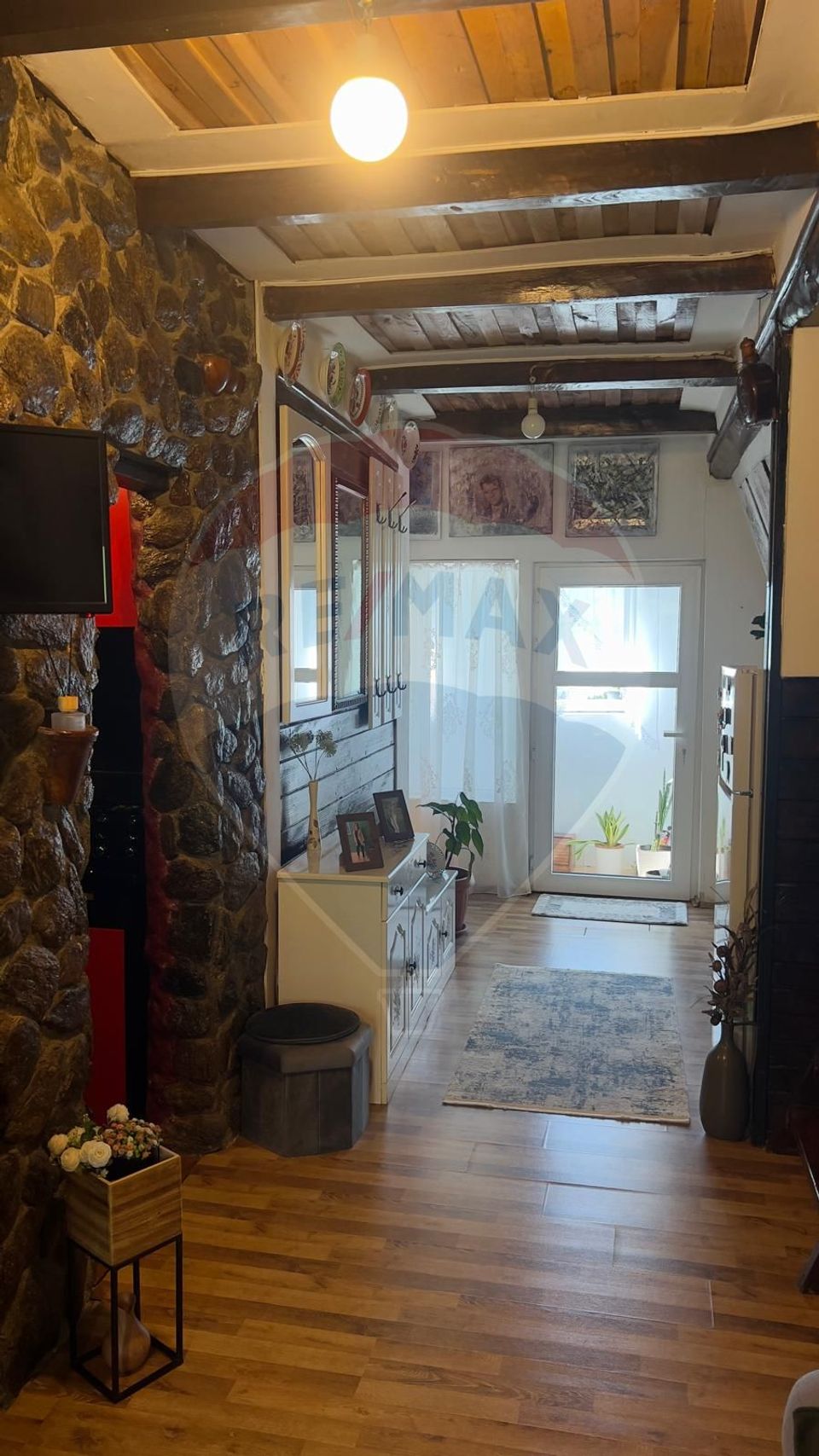 Casă / Vilă cu 4 camere de vânzare