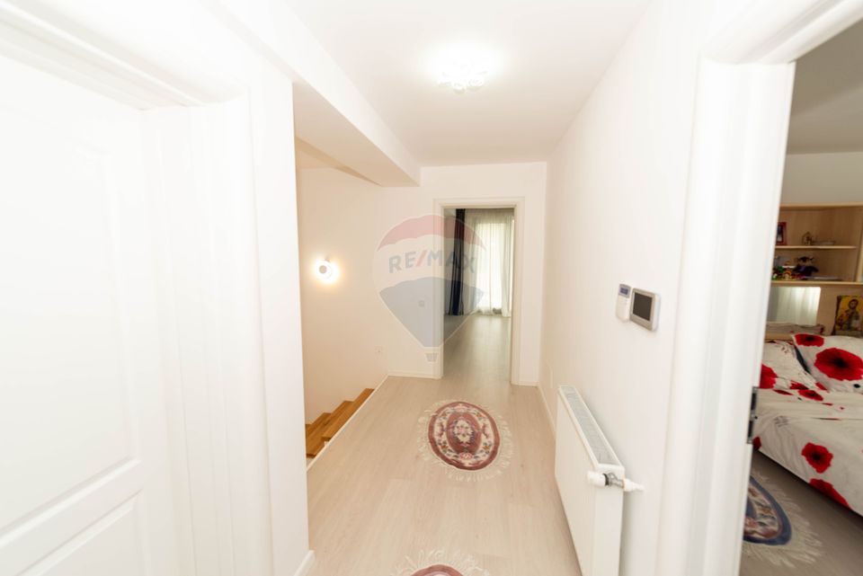 House - Villa 4 rooms in Pantelimon Magic Lake, Cernica forest