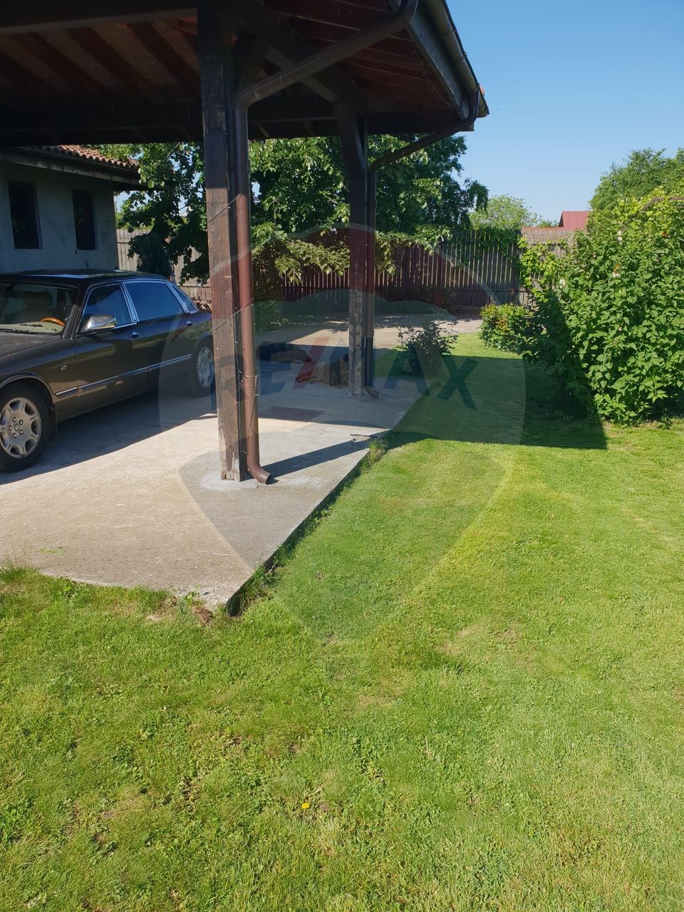 Vila Impunatoare multi-generationala cu Turnulet si Arhitectura Unica