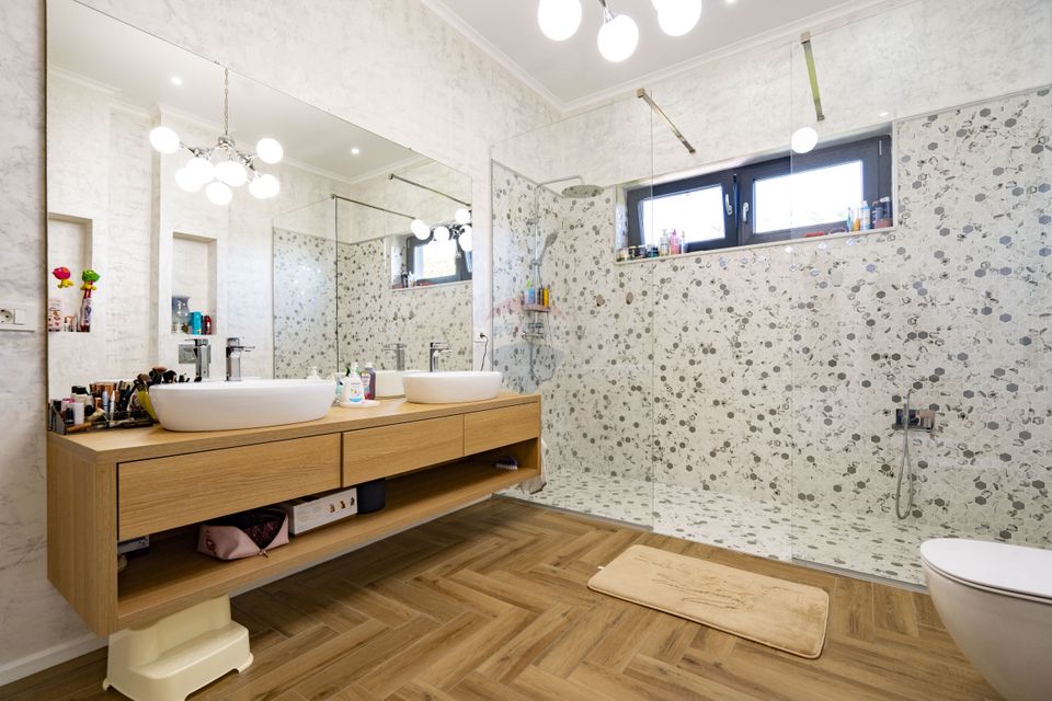 5 room House / Villa for sale, Dealuri Oradea area