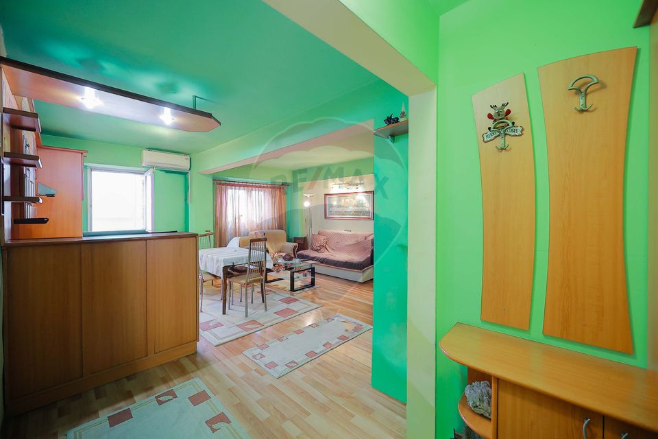 Apartament cu 4 camere, de vânzare în zona Rogerius