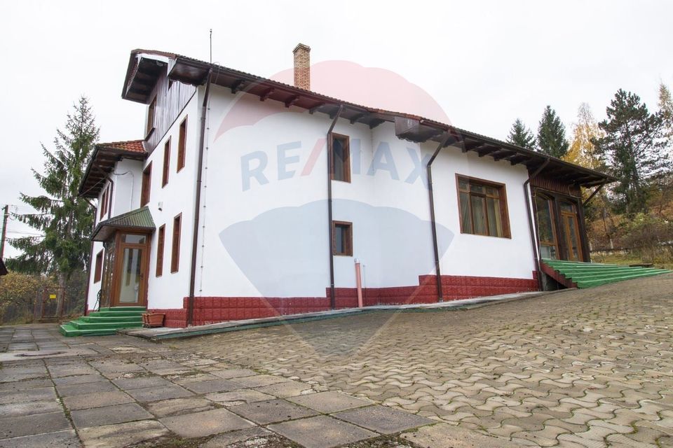 10 room Hotel / Pension for sale