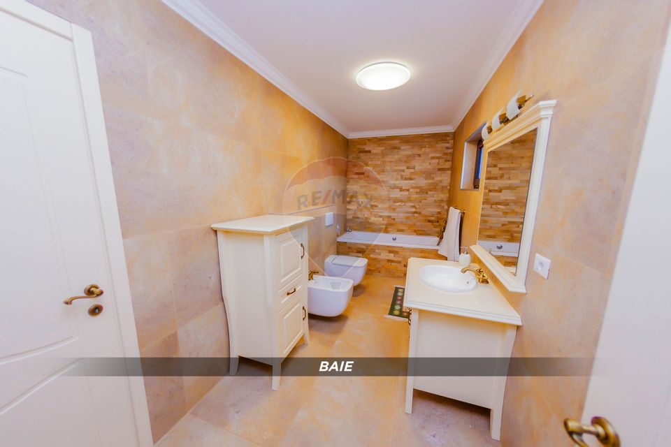 DE VANZARE proprietate exclusivista