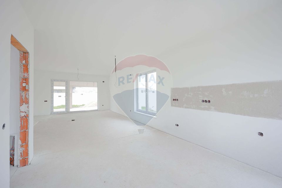 4 room House / Villa for sale