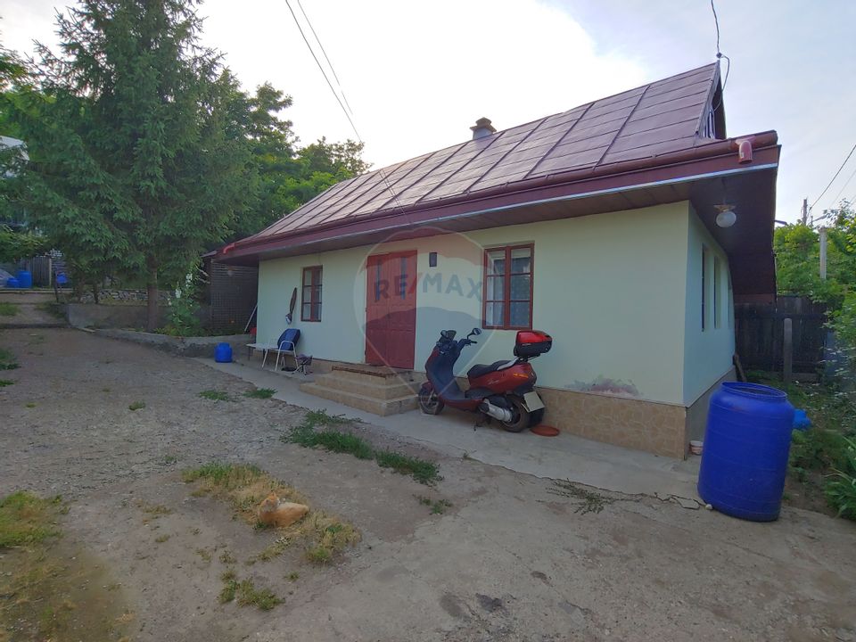 Casă / Vilă de vânzare in Bunesti-Suceava cu 10000 mp teren intravilan