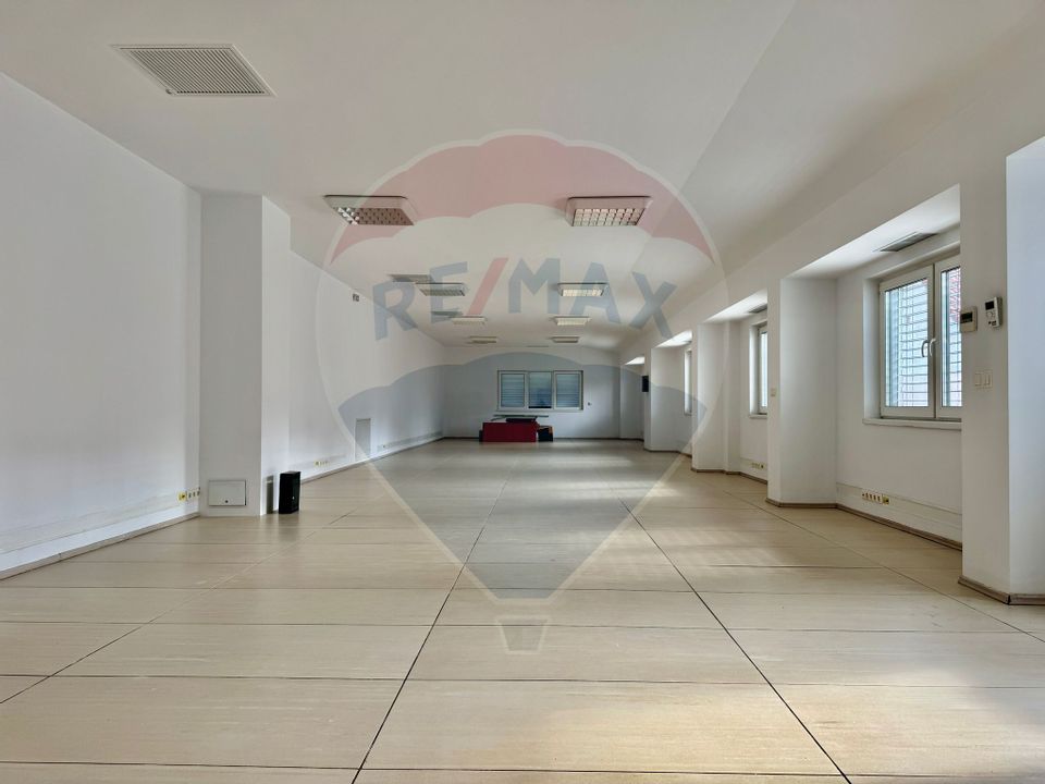 Casă / Vilă cu 7 camere de vânzare în zona Elisabetin