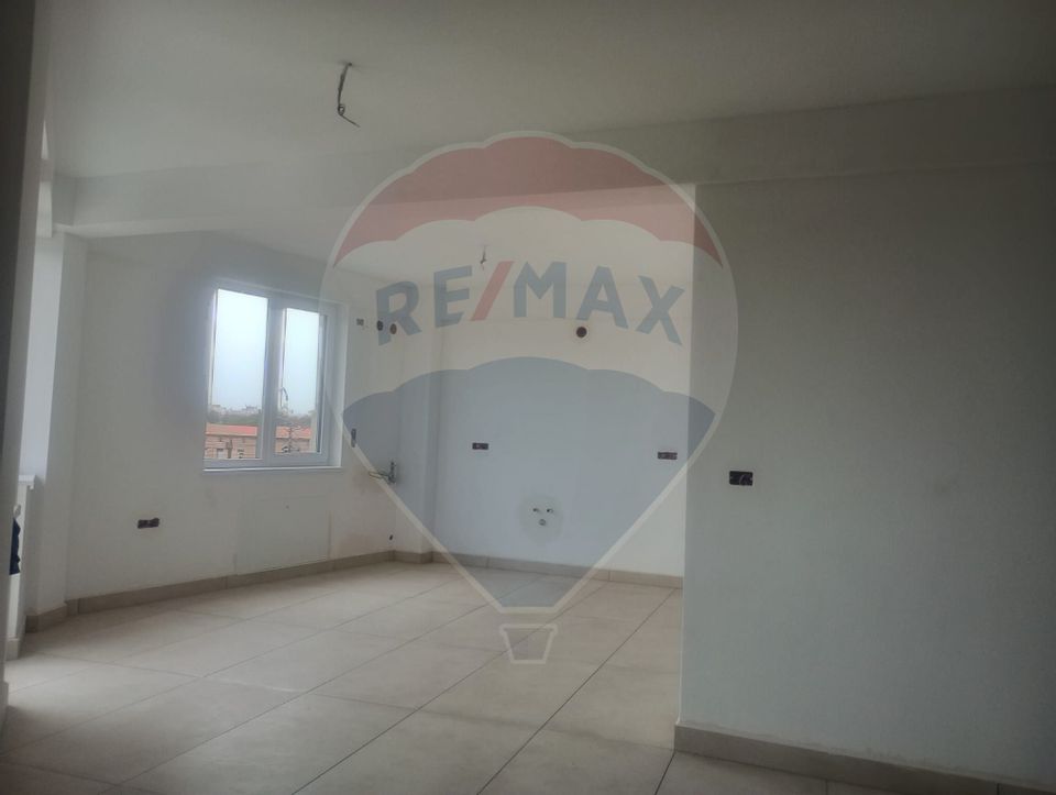 Apartament 3 camere  micalaca