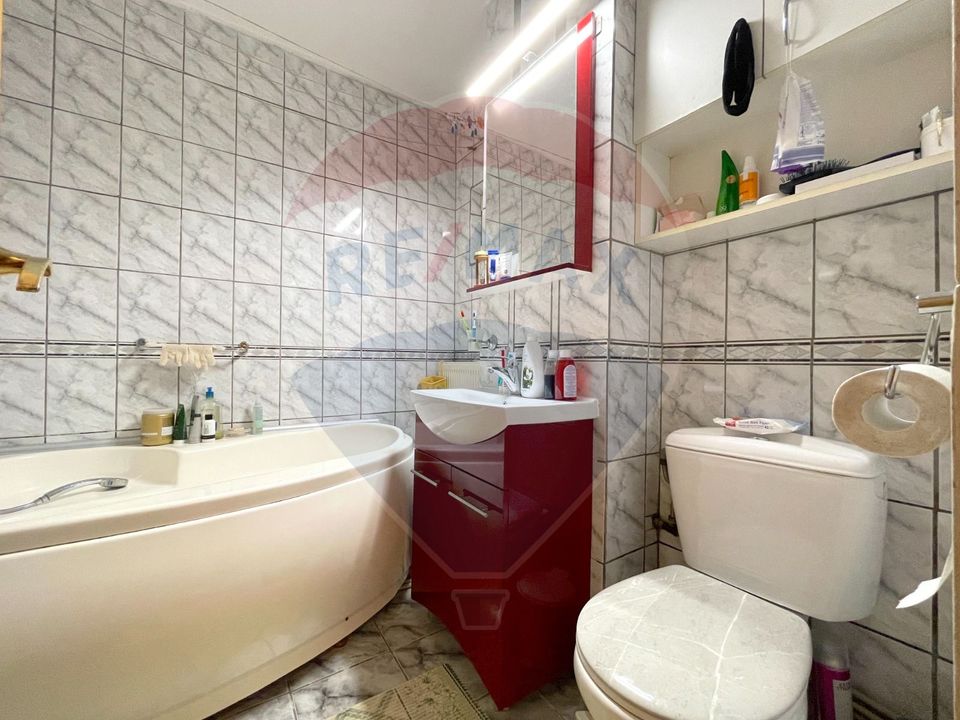 REZERVAT !  Apartament cu 3 camere de vânzare în Răcădău