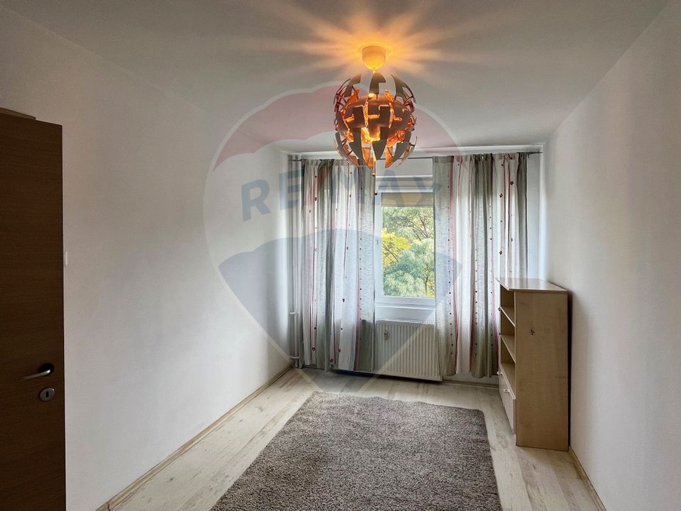 Vanzare apartament spatios,  3 camere - Metrou 1Mai