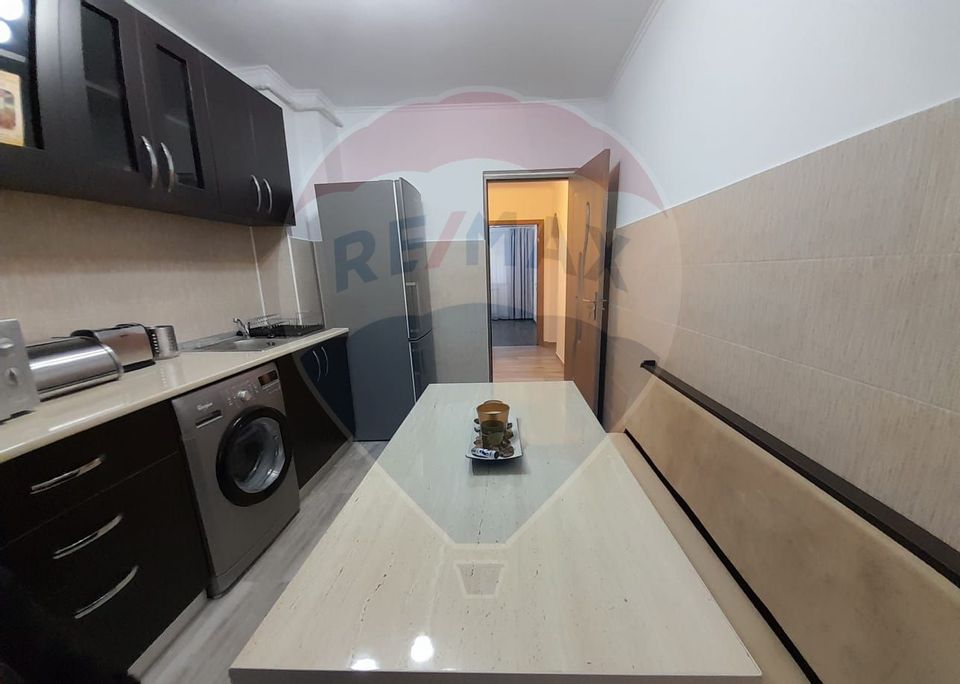 Apartament cu 3 camere de vânzare în zona Narcisa