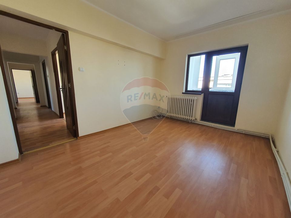 4 room Apartment for sale, Micro 20 area