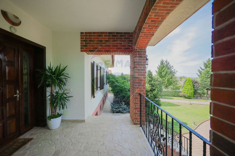 Vilă mediteraneană premium cu piscină, de vânzare, zona Dealuri Oradea