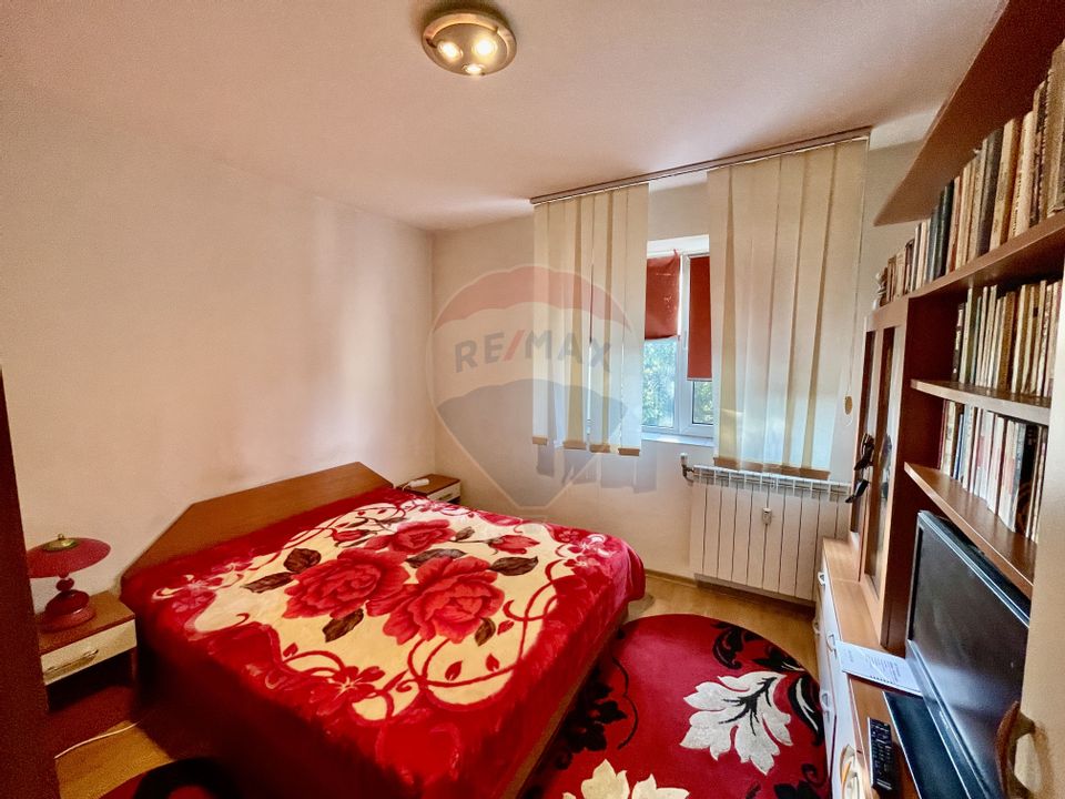 Apartament cu 3 camere de vânzare în zona Sud
