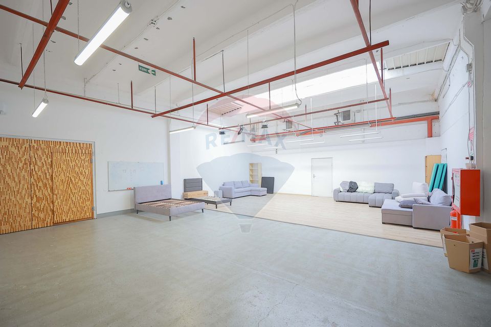 15,726sq.m Industrial Space for sale, Vest area