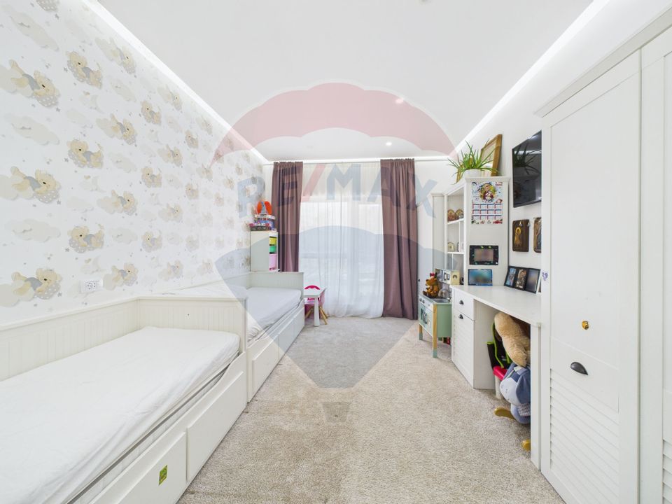 Apartament de vanzare - 3 camere 102mp + Terasa cu foisor 45mp