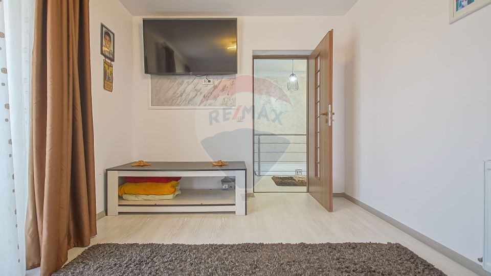 Comision zero, casa individuala + cabana A frame in Bod, la intrare