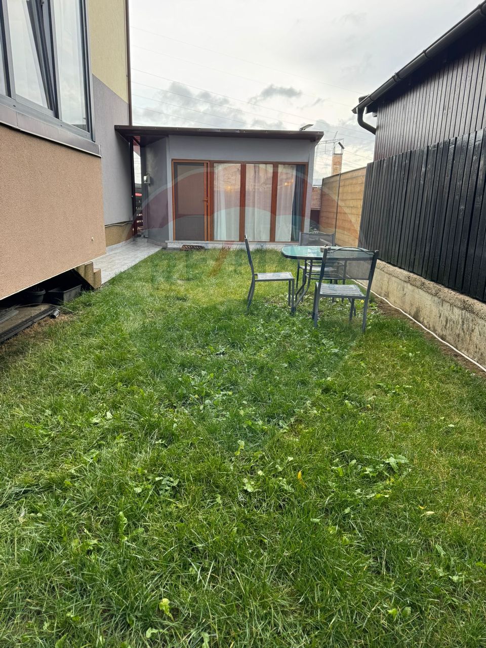 Oportunitate!Apartament modern cu terasă de 100 mp cu spațiu comercial