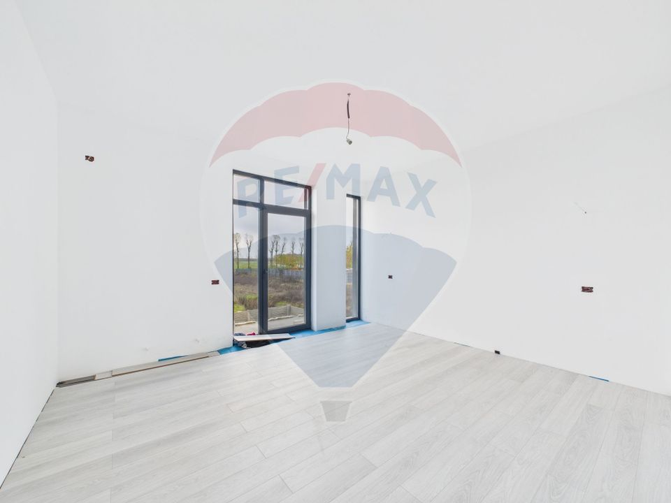 Casa moderna cu 4 camere de vanzare - Zona Ganeasa - Moara Domnesca