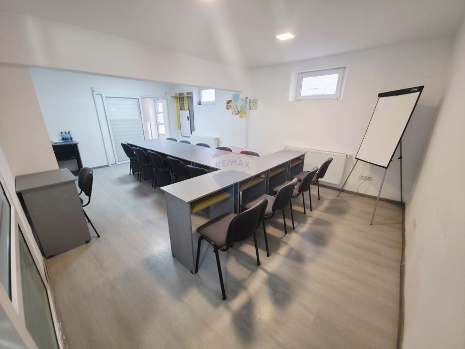 68sq.m Commercial Space, Central area