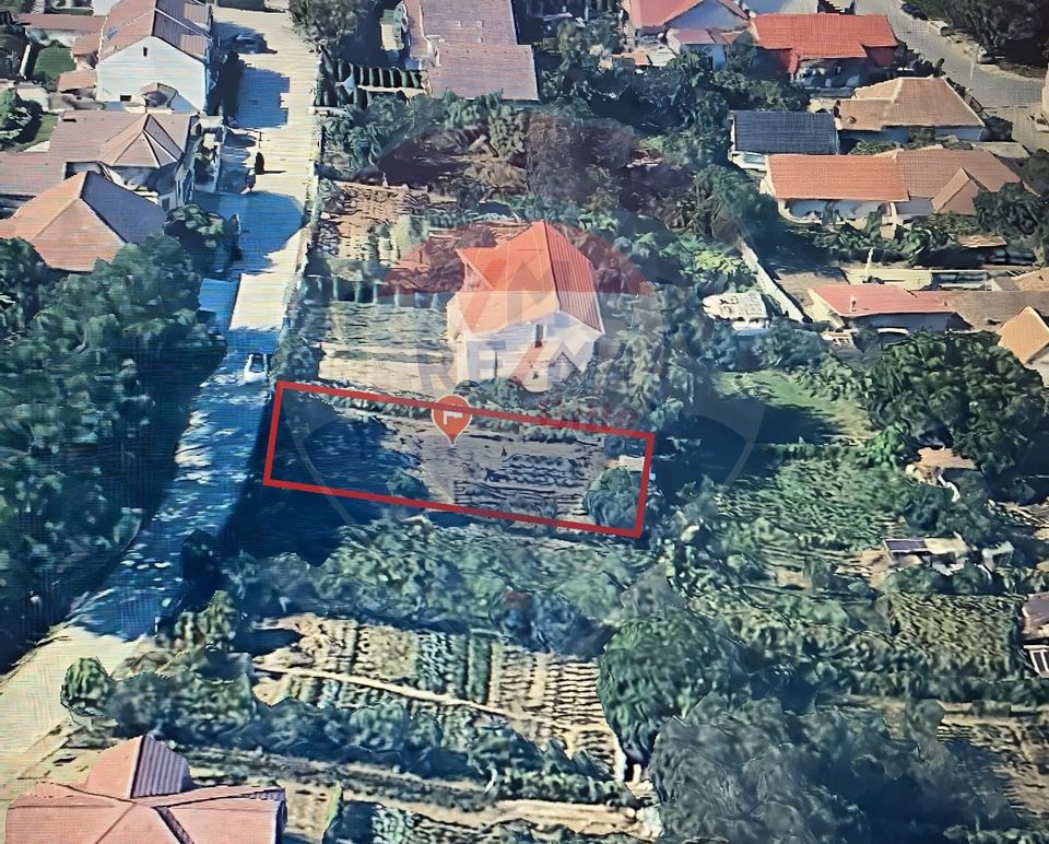 Teren de constructii intre case, in Medias cu utilitatile in apropiere