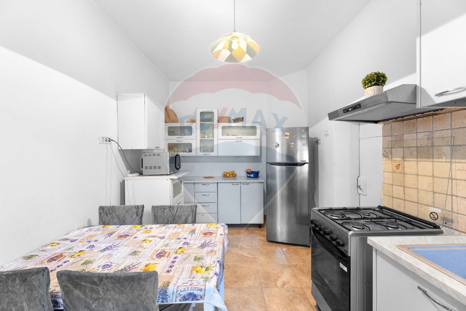 3 room House / Villa for sale, Boul Rosu area