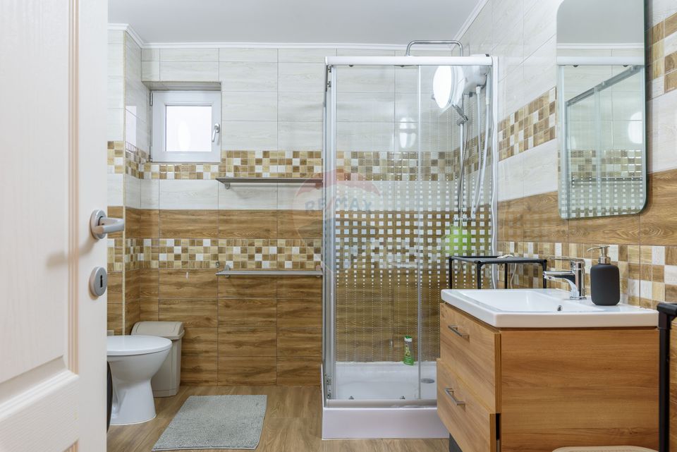 4 room House / Villa for sale, Exterior Est area